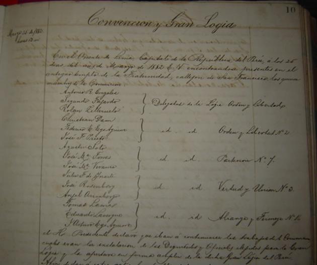 Detalle de la página del Libro de Actas que recoge las incidencias de la Solemne Gran Asamblea de Levantamiento de Columnas y la Instalación del Primer Gran Cuadro de las Grandes Dignidades y Grandes Oficiales de la Gran Logia del Perú del 25 de marzo de 1882 E.·.V.·.