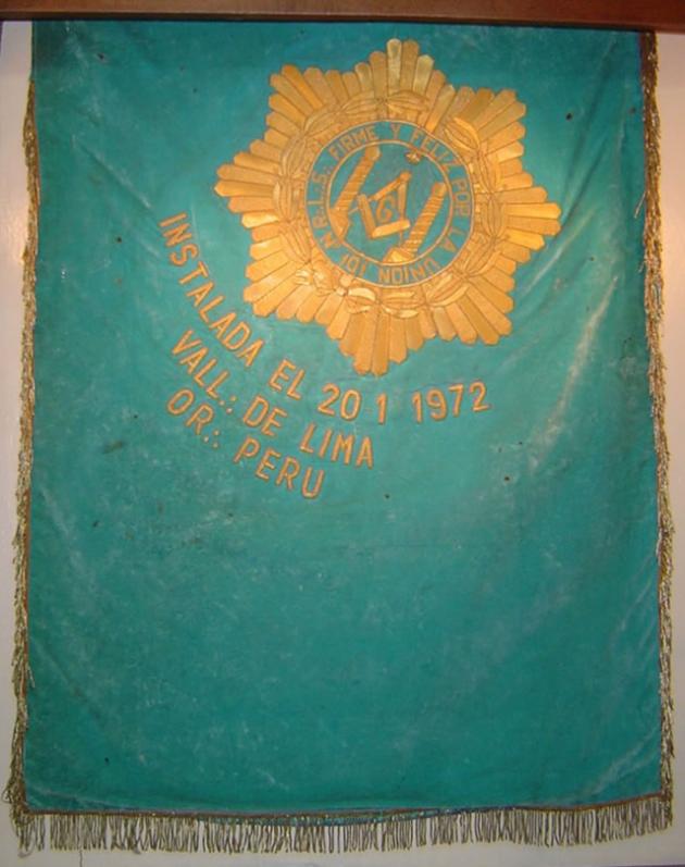 Estandarte de la R.·.L.·.S.·. Firme y Feliz por la Unión N° 101, fundada el 20 de enero de 1972 E.·.V.·.