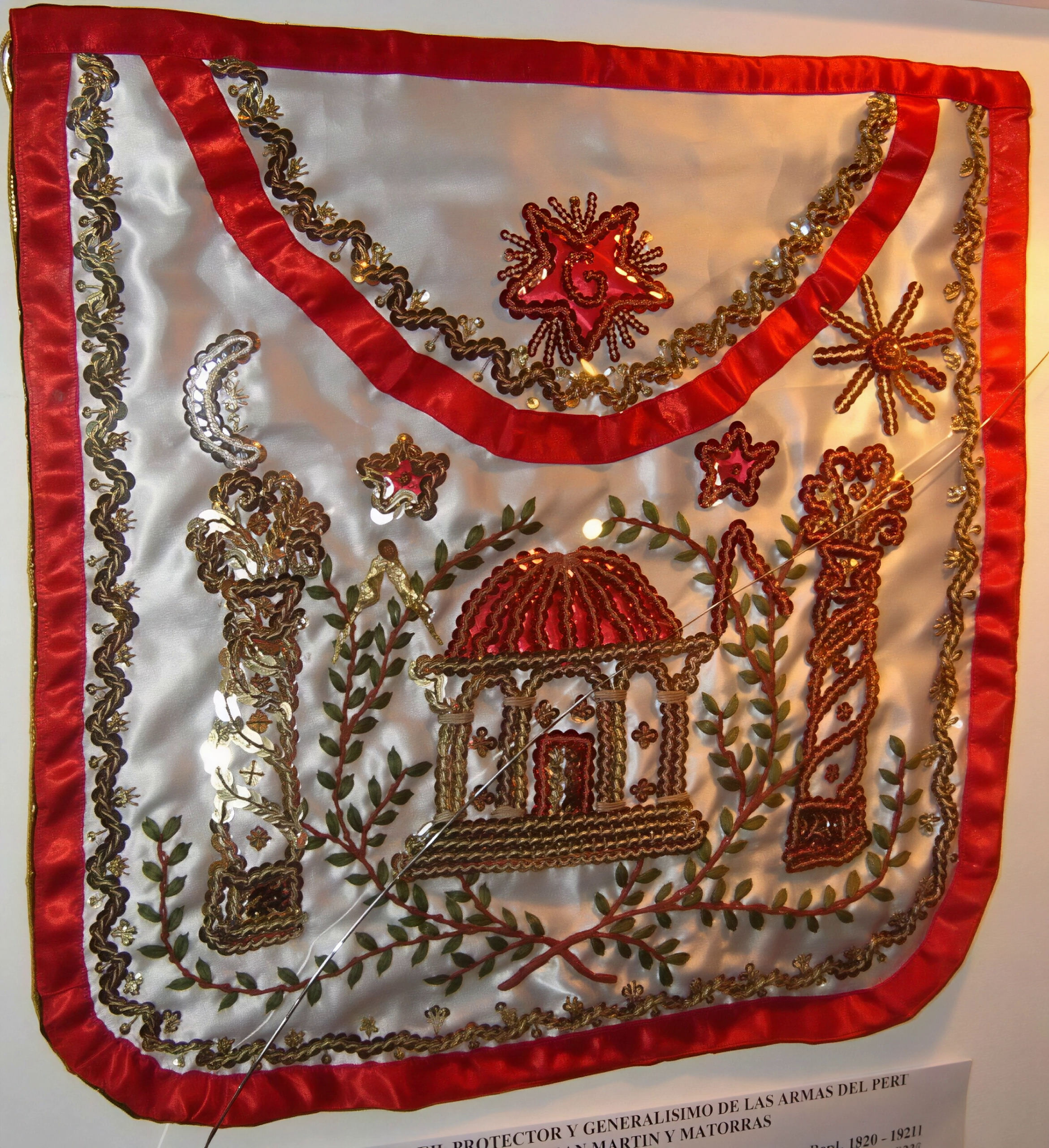 Indumentarias de las Logias del R.·.E.·.A.·. y A.·. y del Rito de York, y de los Altares Capitulares y Filosóficos practicados en el Perú.